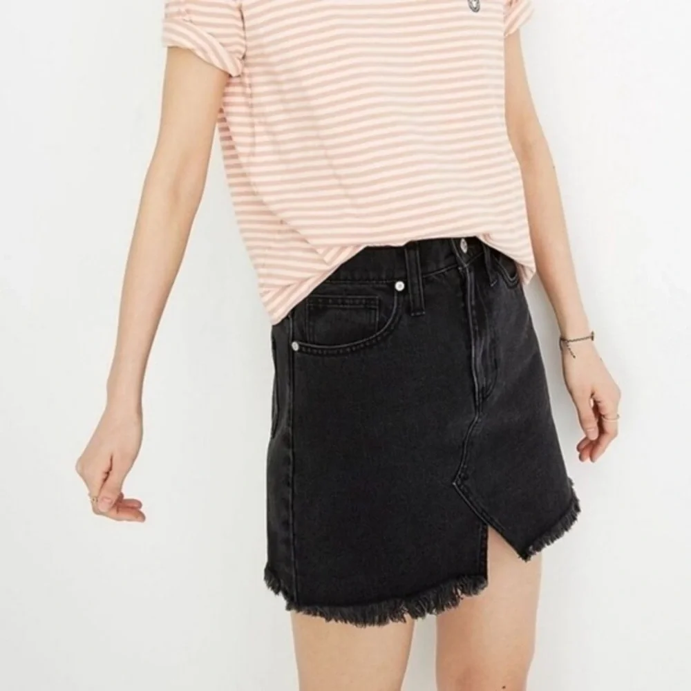 Madewell 28 Rigid A-Line Black Denim Jean‎ Skirt Frayed Hem